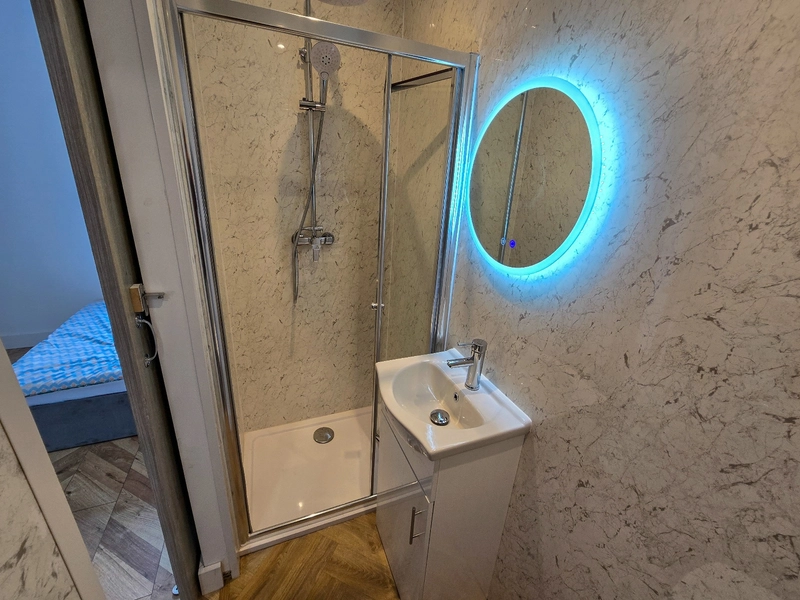 Sherwin Grove NG7– Modern 5 Bed Ensuite, Fully Renovated - Thumbnail 11